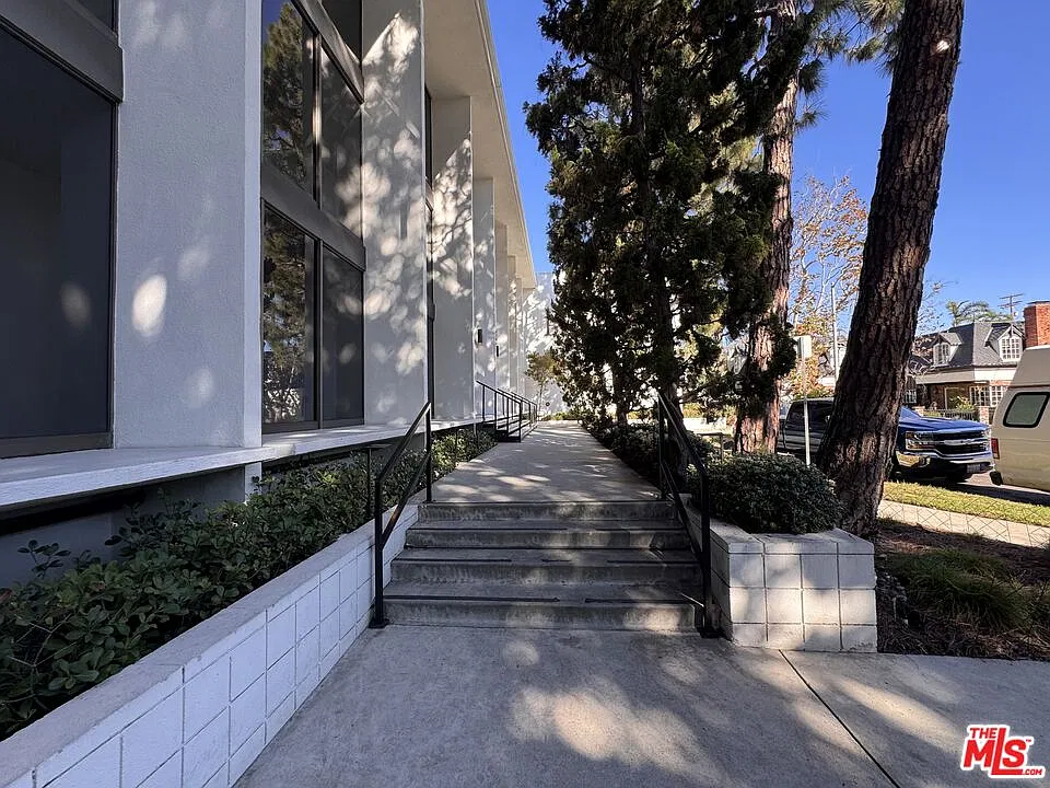 2 bed, 2.0 bath, 1495 sqft, $4,250 — Photo 4