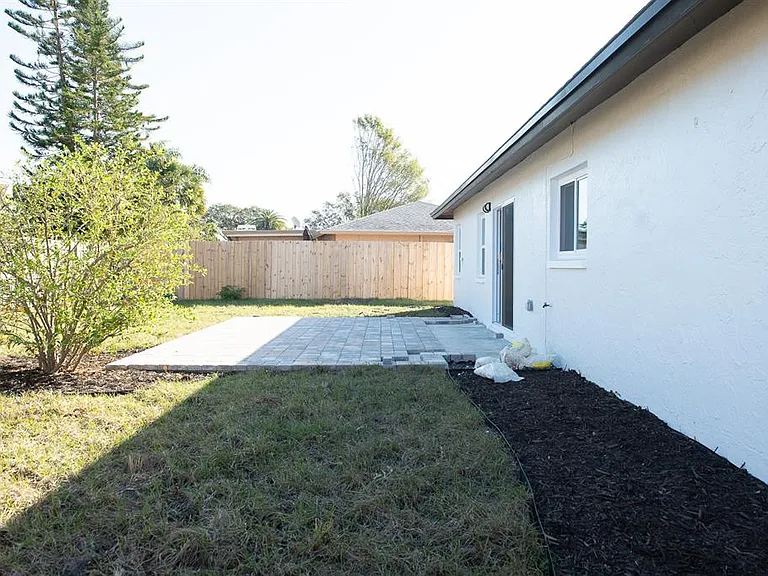 11889 93rd Ave — Photo 17