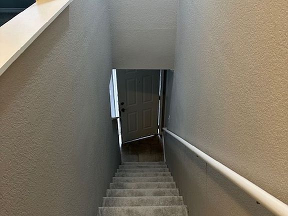 3rd image of 2803 Rockridge Ct APT 9