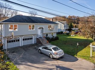 8 Coach Ln, Dedham, MA 02026