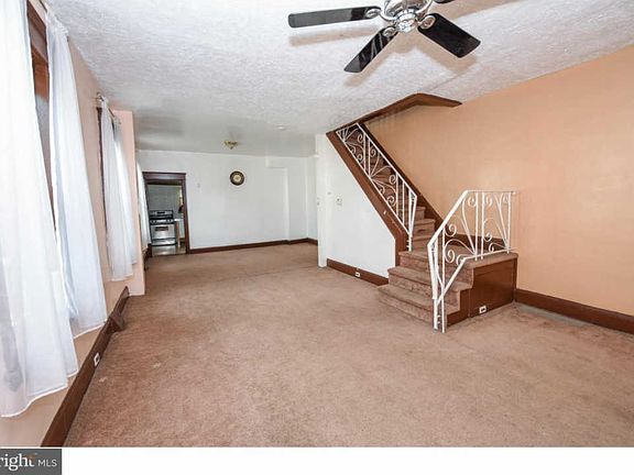 2nd image of 6716 Glenloch St