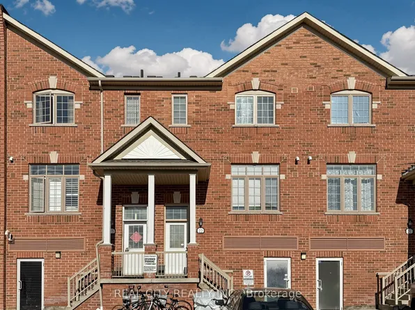 10 Greensborough Village Cir #22, Markham, ON L6E 1M4