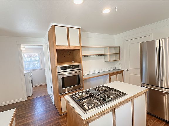 4th image of 1470 Grant Street