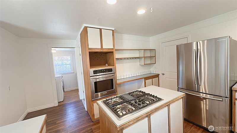 4th image of 1470 Grant Street