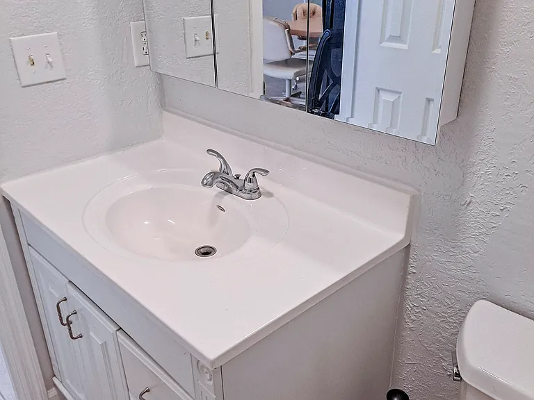 Private Half Bath Room 7