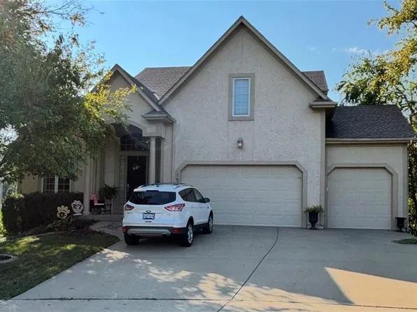 16220 Birch St, Overland Park, KS 66085