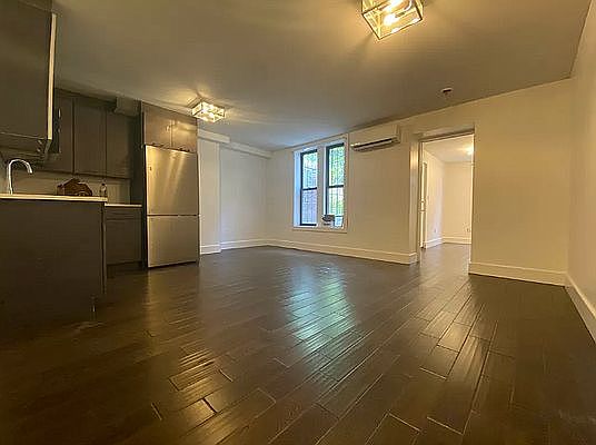 4th image of 803 Quincy St #1C