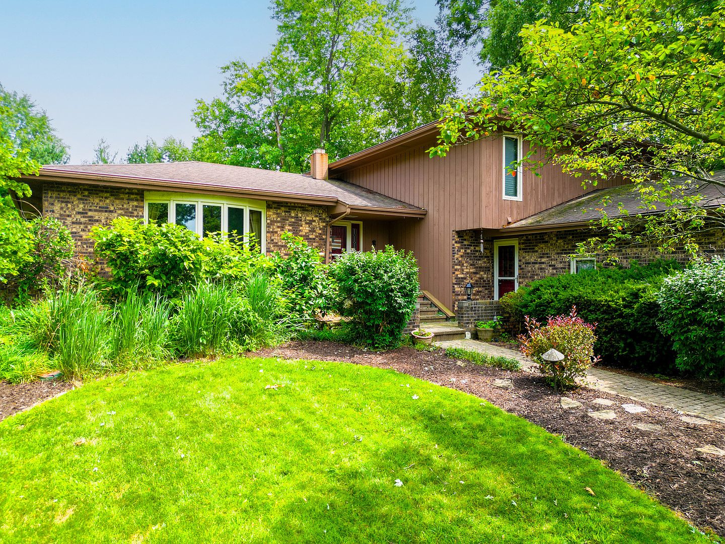 4N929 W Mary Dr, St Charles, IL 60175 | Zillow