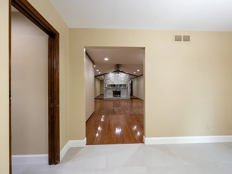6275 Fairbrook Ct — Photo 36