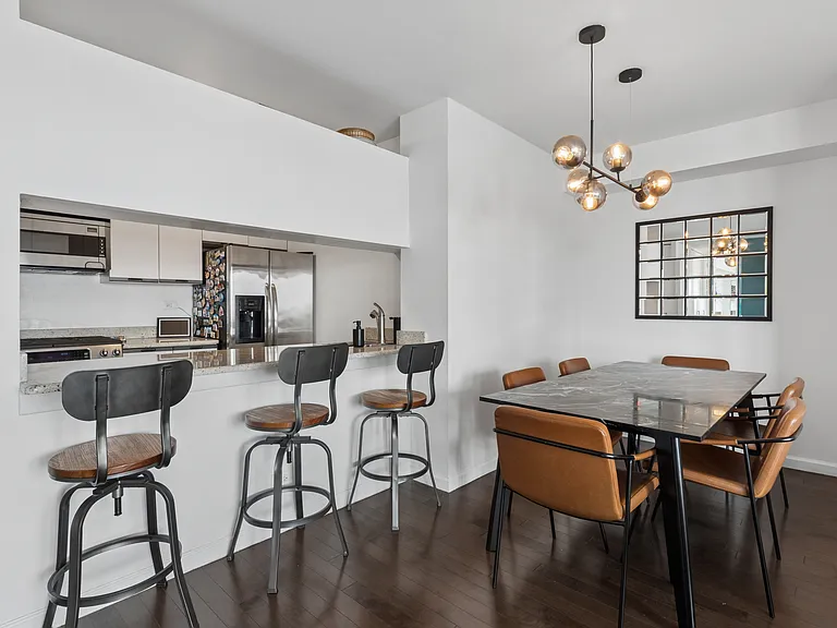 500 W 43rd St #36F — Photo 2