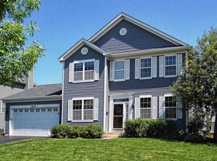 2835 Sweet Clover Way, Wauconda, IL 60084