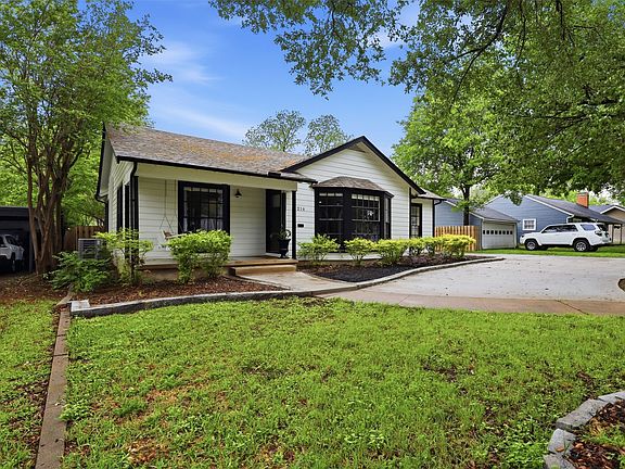 4th image of 216 Sunset Dr