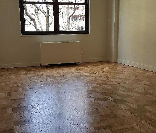 3rd image of 310 E 49th St APT 7F