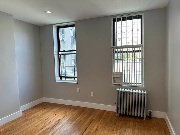 5th image of 139 E 110th St APT 42