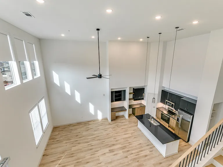 Burnett Lofts at Bishop Ridge — Photo 9