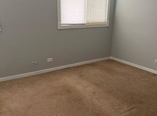 1420 Andover Dr, Aurora, IL 60504