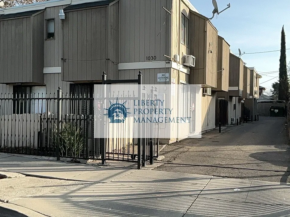 1030 N San Joaquin St #1