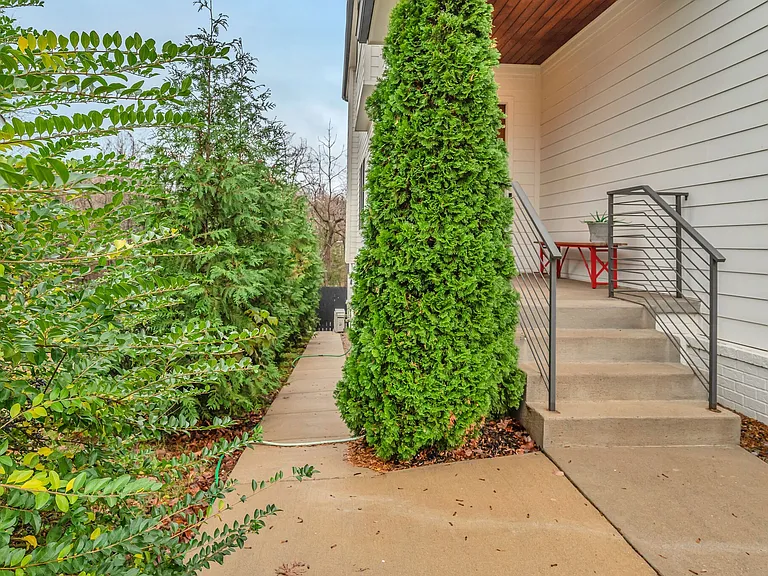 807B Porter Rd — Photo 19