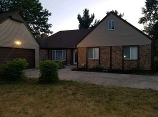 5325 N Nicholson Rd, Fowlerville, MI 48836