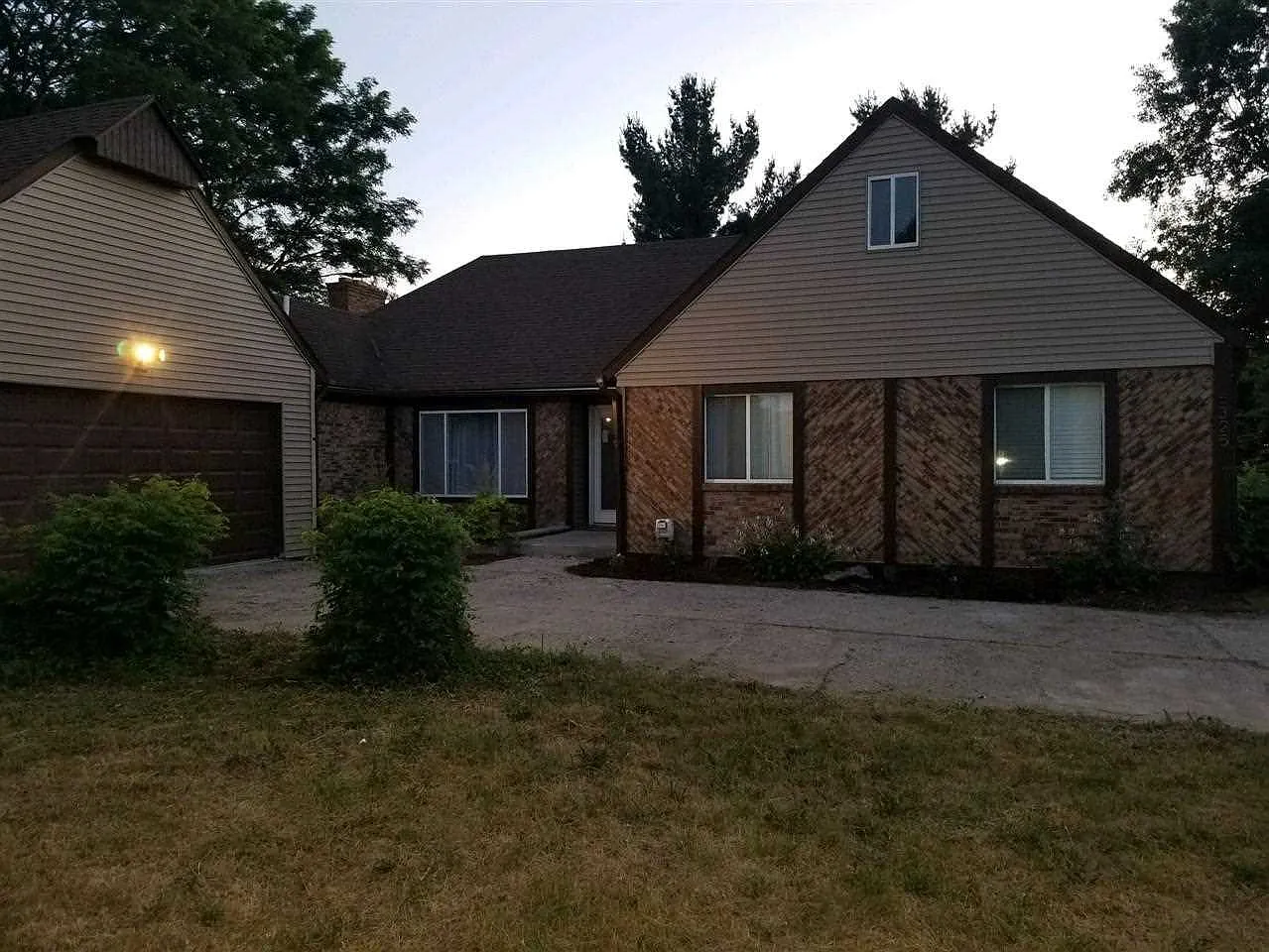 5325 N Nicholson Rd photo 1