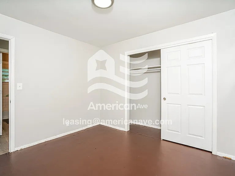 1554133_009_bedroom_13988352.jpg