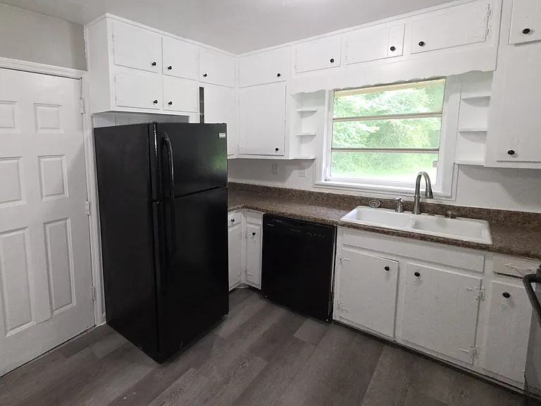 3224 Wesley Chapel Rd — Photo 7