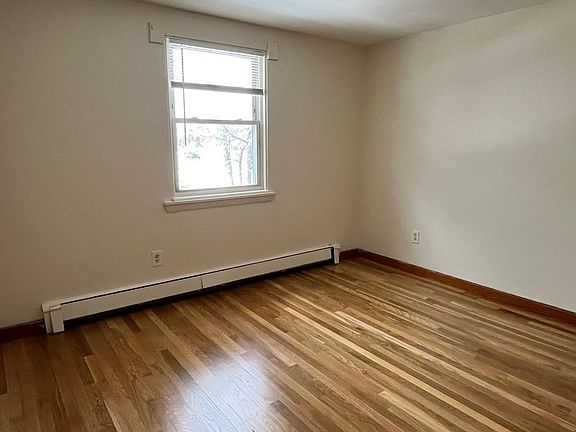 3rd image of 260 Dean St APT 4