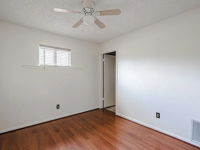 7825 Beauregard Cir — Photo 12