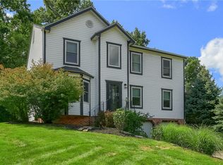 301 Mossy Oak Dr, Cranberry Township, PA