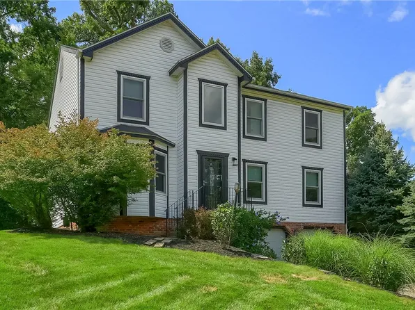 301 Mossy Oak Dr, Cranberry Township, PA 16066