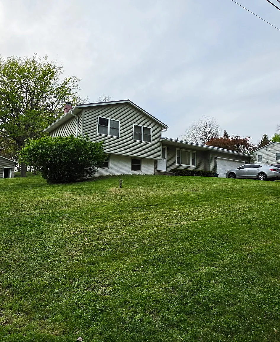 3590 Park Ave — Photo 1