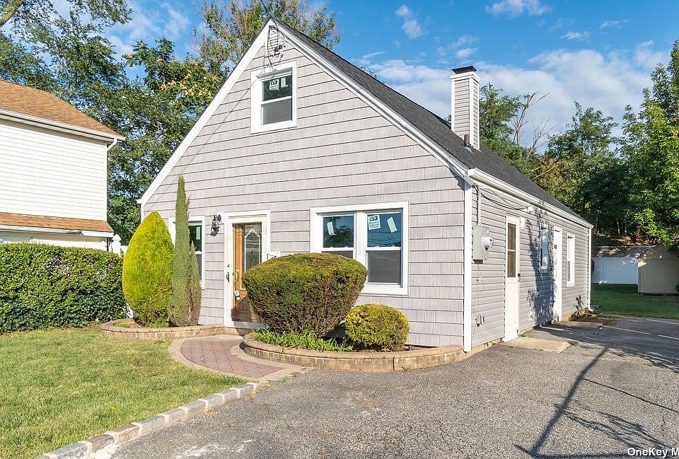 1st image of 335 Westbury Blvd