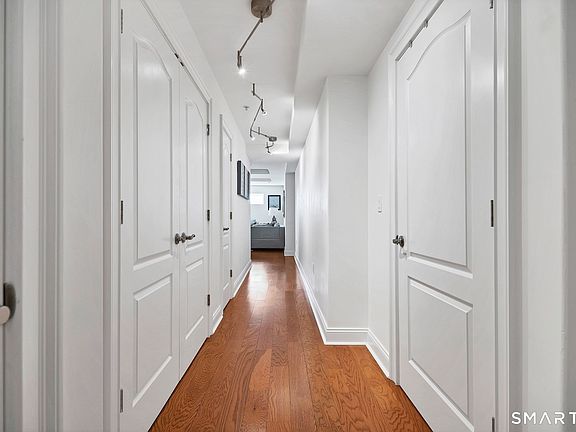 4th image of 461 Bank Street #702