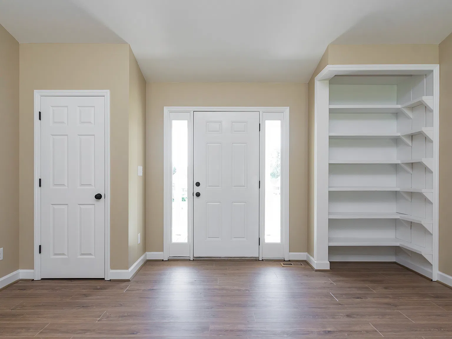 3 bed, 1452 sqft, $2,400 — Photo 3