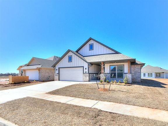 5th image of 7705 Wilshire Woods Dr