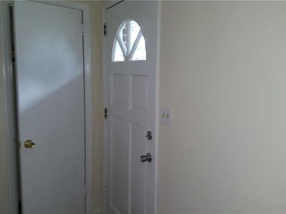 5th image of 4460 Meadow Dr