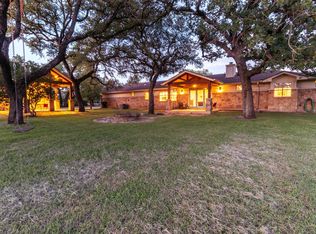515 East Trl, Spicewood, TX 78669