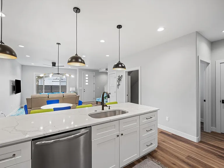 2077 Walla Ave — Photo 12