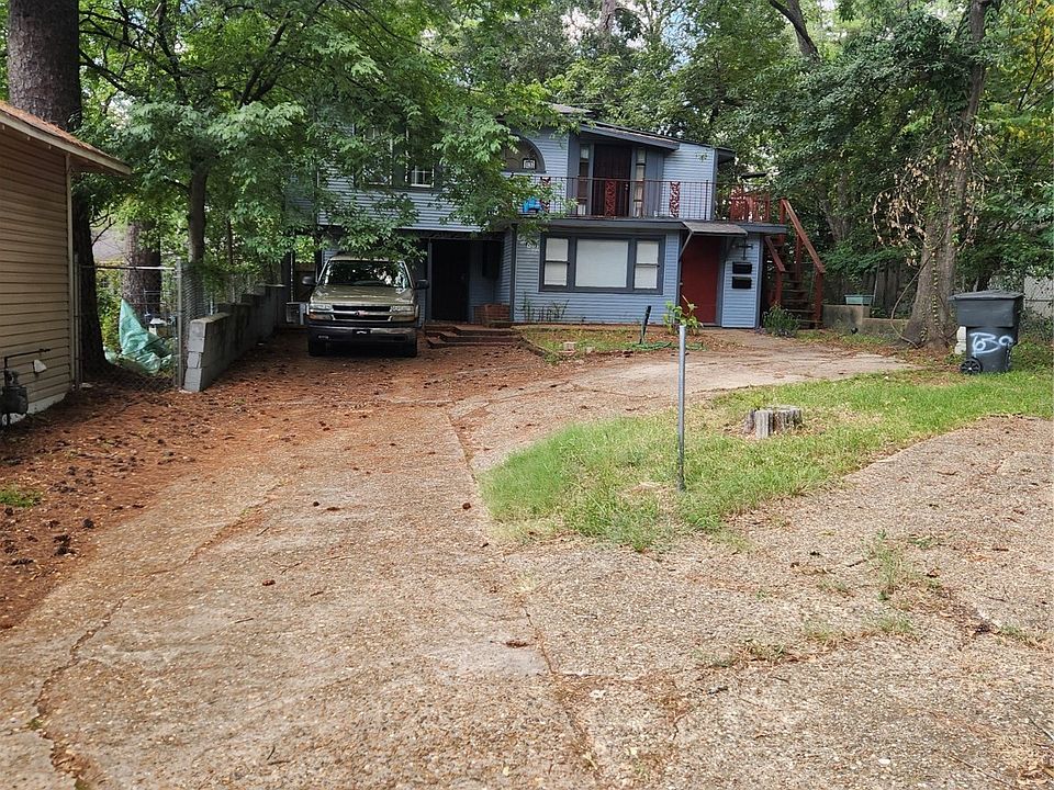 1st image of 628 College St