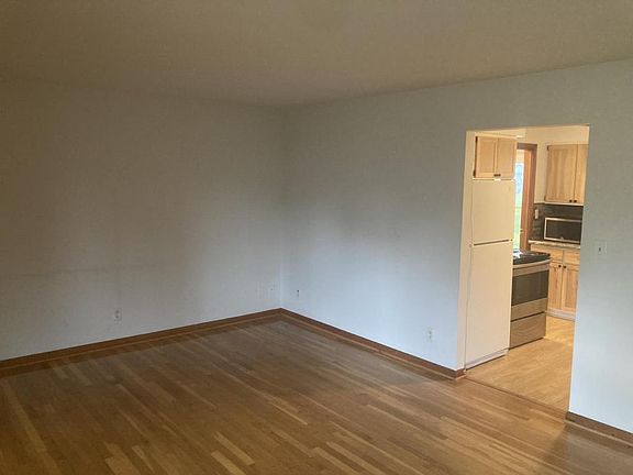 4th image of 805 N 3rd St