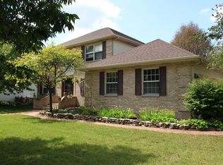 1527 Crayton Cir E, Dekalb, IL 60115