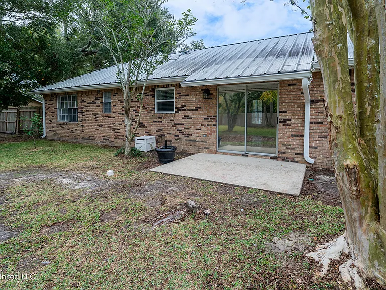 206 N Lang Ave — Photo 14
