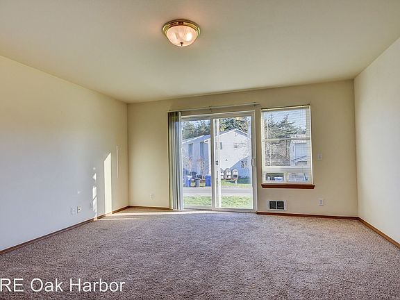 4th image of 1491 NW Falls Creek Loop Unit 1