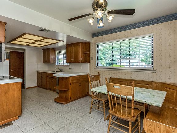 5th image of 287 W Barstow Ave