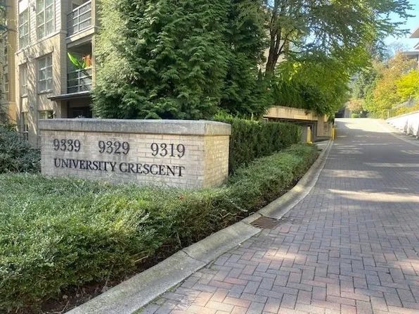 9319 University Cres #312, Burnaby, BC V5A 4Y5