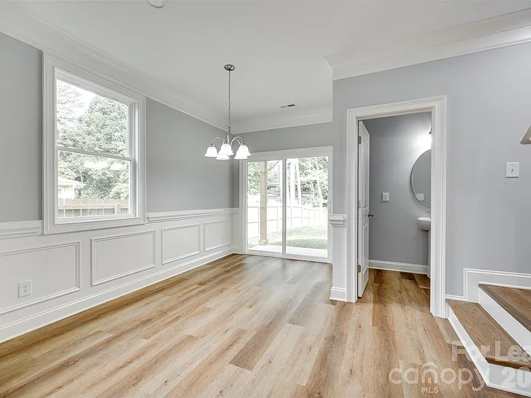 500 Dawn Cir #A — Photo 6