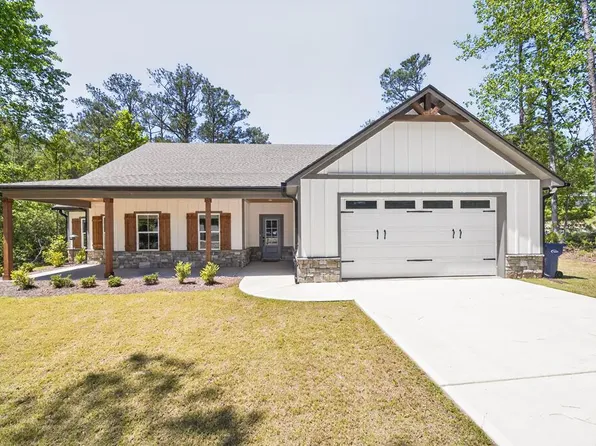 1781 Lee Road 288, Smiths Station, AL 36877