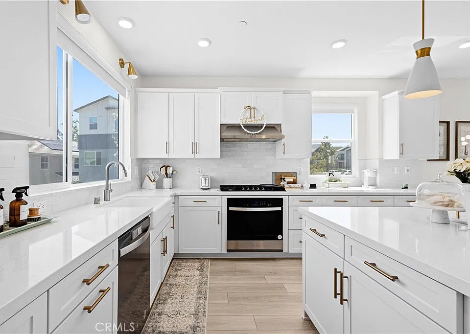 27553 Sanctuary Ct