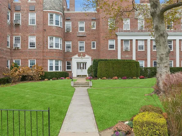 106 South Village #3B, Rockville Centre, NY 11570
