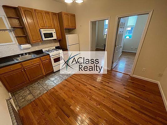 1st image of 32-29 Steinway St #2H